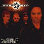 Sort Sol – Snakecharmer